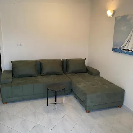 Nela Apartment *